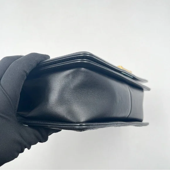 CHANEL Boy CHANEL Medium Flap Bag Black Quilted Lambskin - Picture 8 of 16